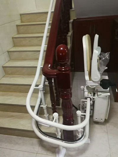 曲線型座椅電梯（4）